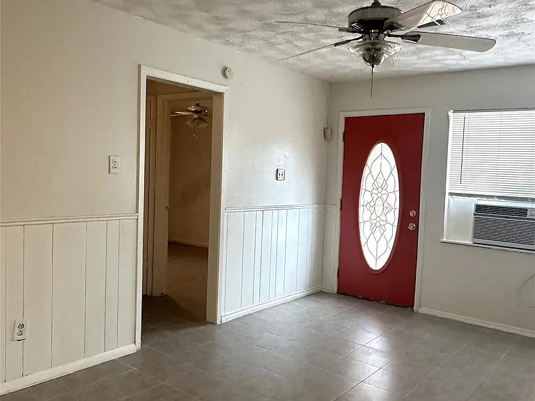 4418 Ludwig Ln — Photo 7