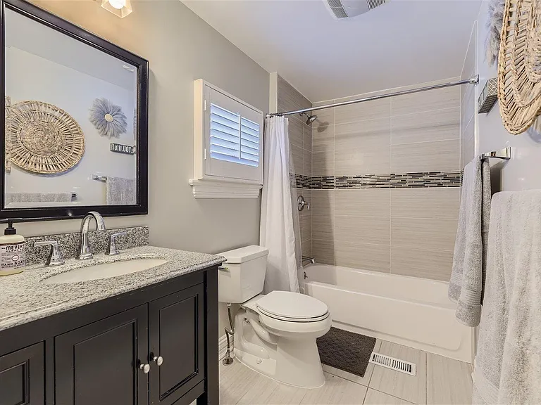 1571 S Corona St — Photo 21