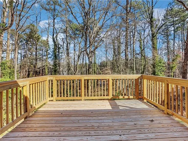 2298 Jay Ln SE — Photo 4
