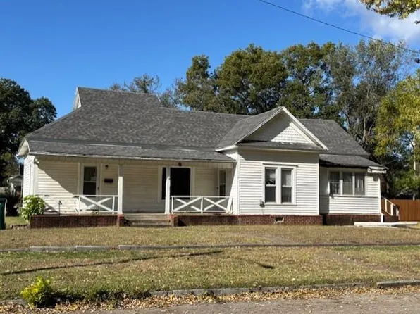 702 W 1st St, Pittsburg, KS 66762