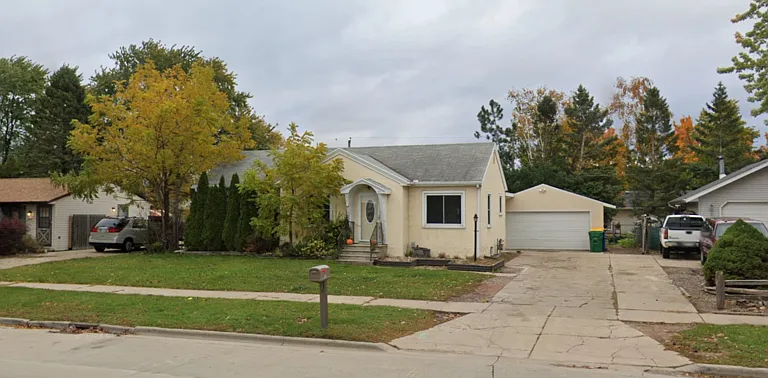 416 N Taylor St — Photo 1