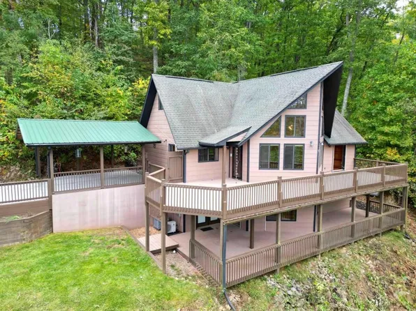 6729 Morgan Dr, Young Harris, GA 30582
