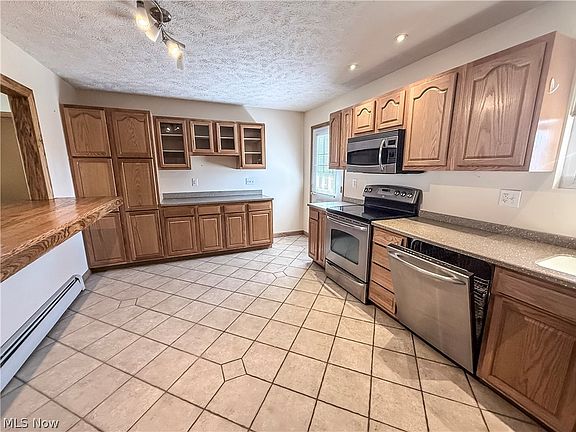 5th image of 108 36th St