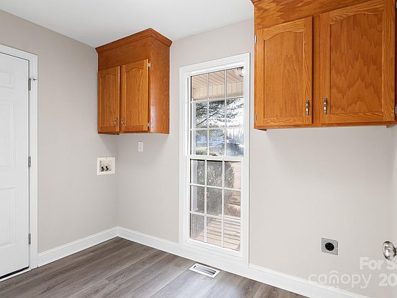 5th image of 1035 Wentwood Ln