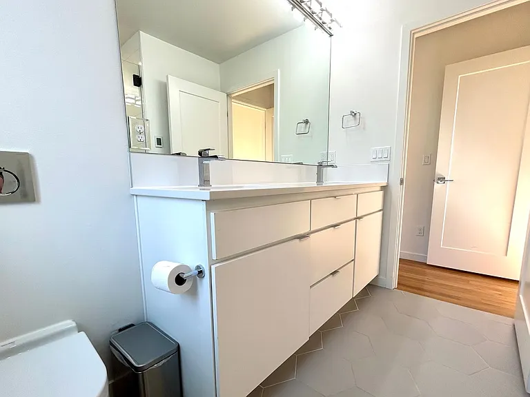 2411 W Boston St #C — Photo 10