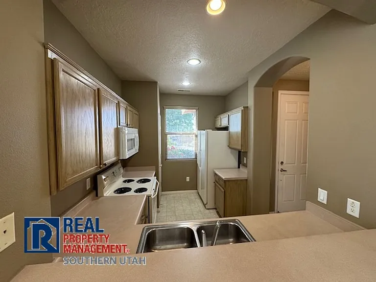 3395 E Sweetwater Springs Dr — Photo 5