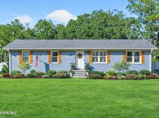 136 Park Ave, Southport, NC 28461