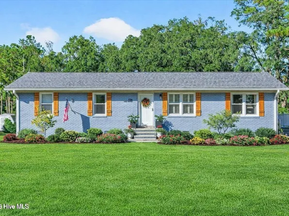 136 Park Avenue, Southport, NC 28461