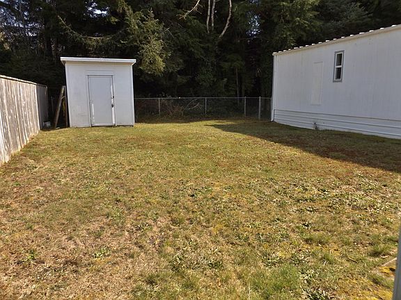 2nd image of 1525 SE Rio Vista Dr
