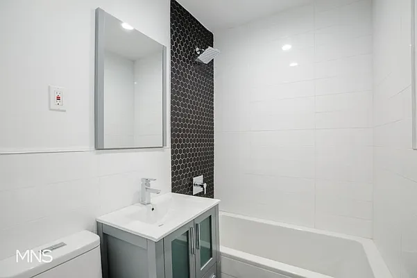 Rented by MNS Marketing | media 31