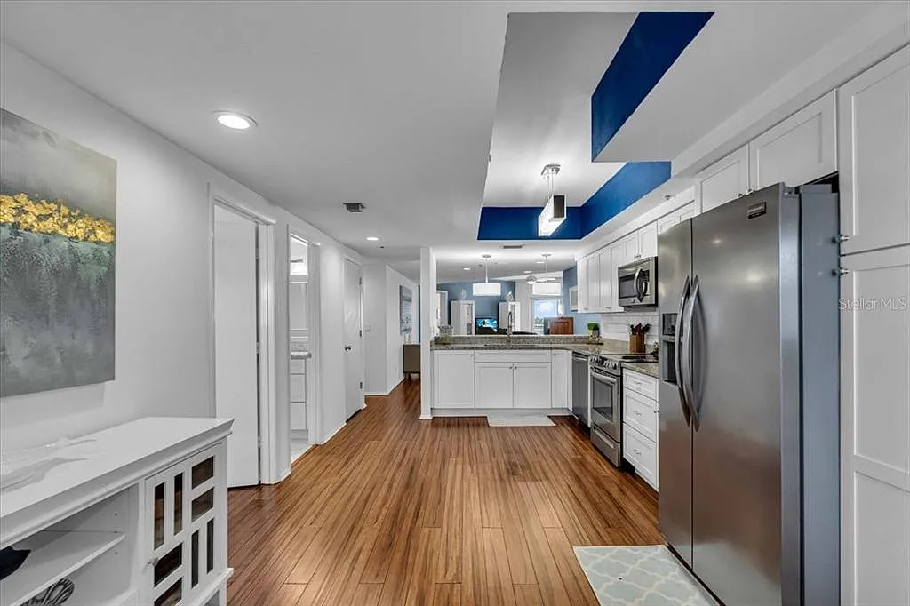 2 bed, 2.0 bath, 1346 sqft, $6,000 — Photo 3