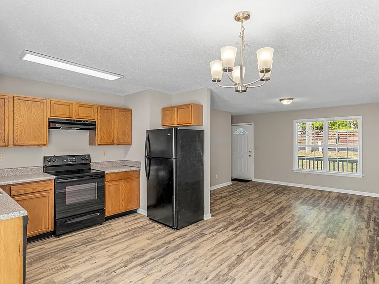 2019 Rath St — Photo 8