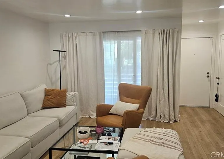 18333 Hatteras St #68 — Photo 3