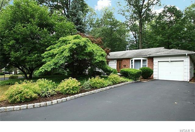 1st image of 14 Bonnie Ln