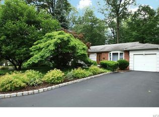 14 Bonnie Ln, New City, NY 10956