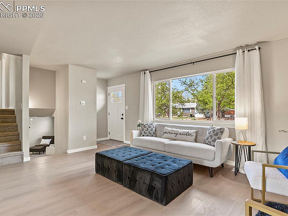 4th image of 921 Holmes Dr