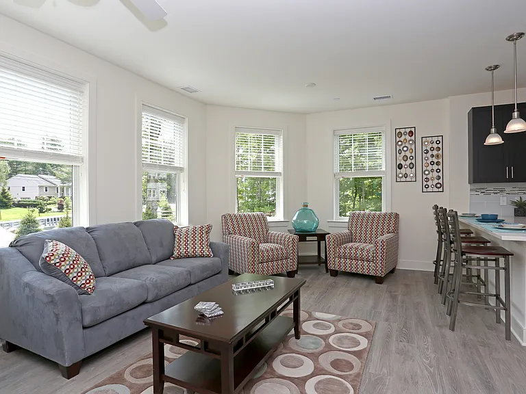 Colonial Pointe at Franklin Lakes — Photo 10
