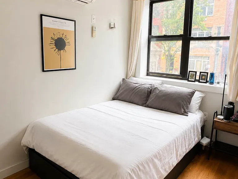 100 Dupont St #1H — Photo 10
