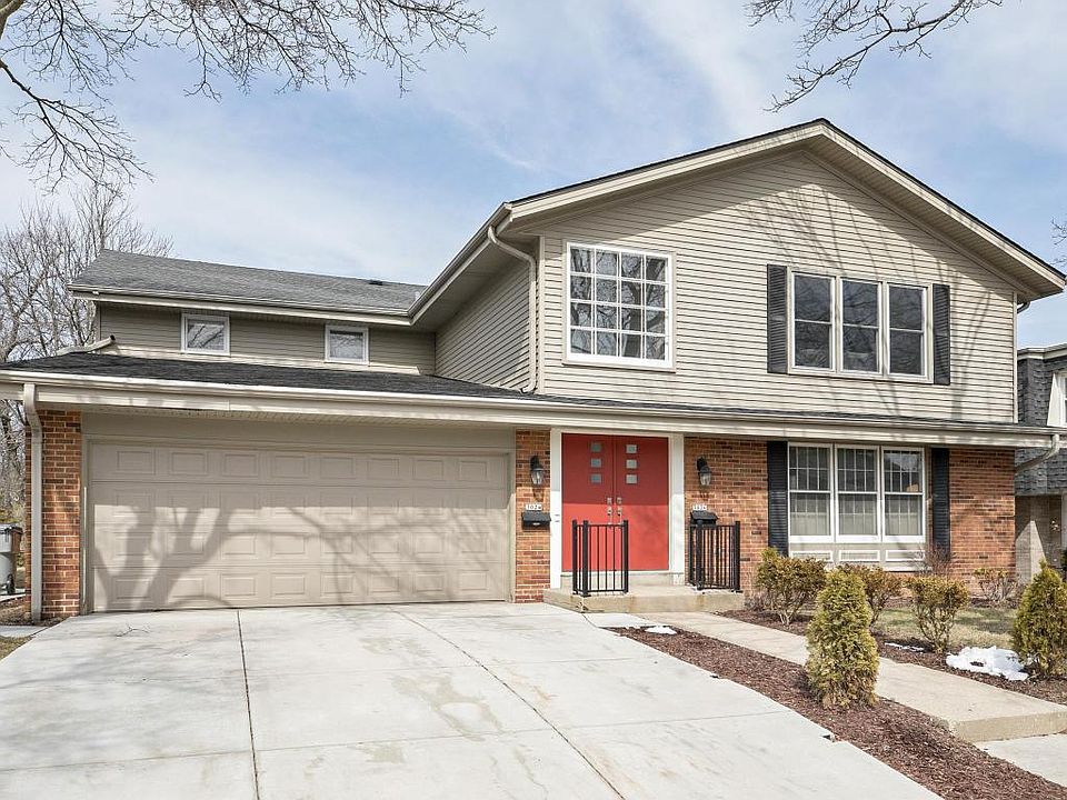 1st image of 3024 E Newport Ct #3024