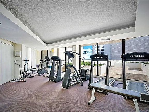 4th image of 3555 S Ocean Blvd