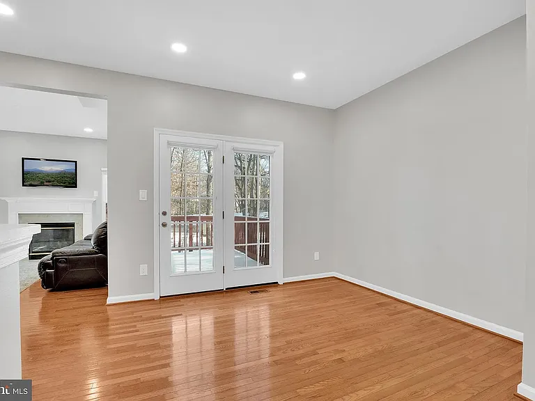 47575 Sharpskin Island Sq — Photo 31