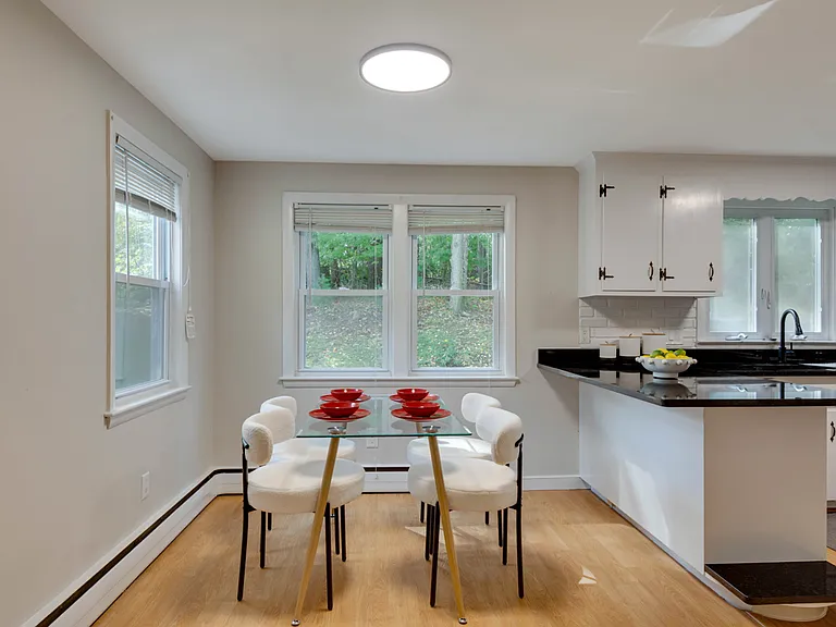 215 Blue Hill Dr — Photo 8