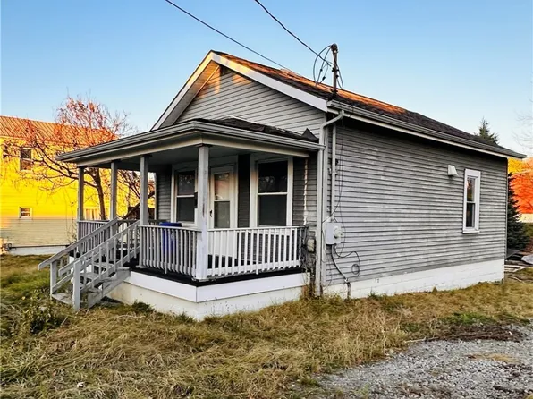 725 Wallis Ave, Farrell, PA 16121