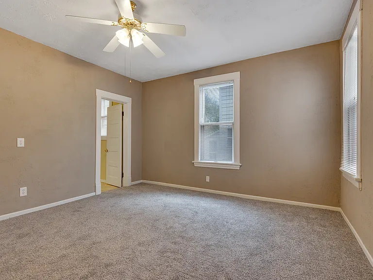 476 W Jackson St — Photo 9