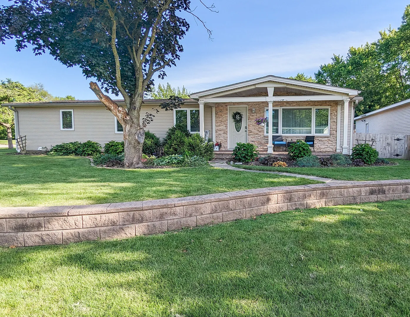 1105 Olen Dr photo 1