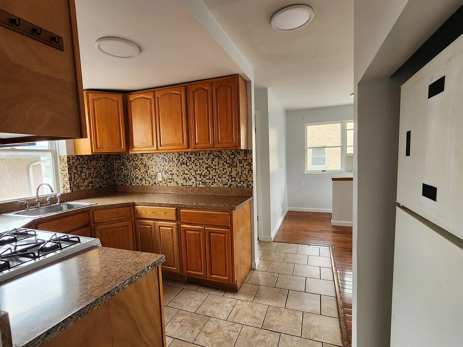 2 bed, 1.5 bath, 1200 sqft, $3,100 — Photo 2