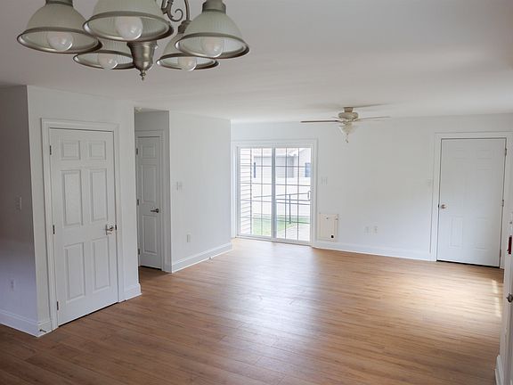 4th image of 99 Sarasota Lane
