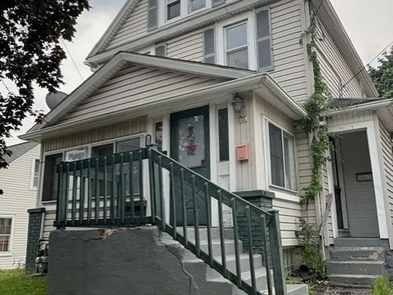 2340 19th St SW — Photo 1