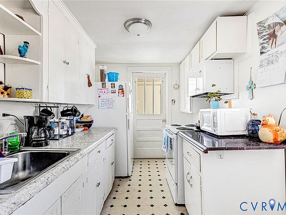 2nd image of 2935 New Market Rd