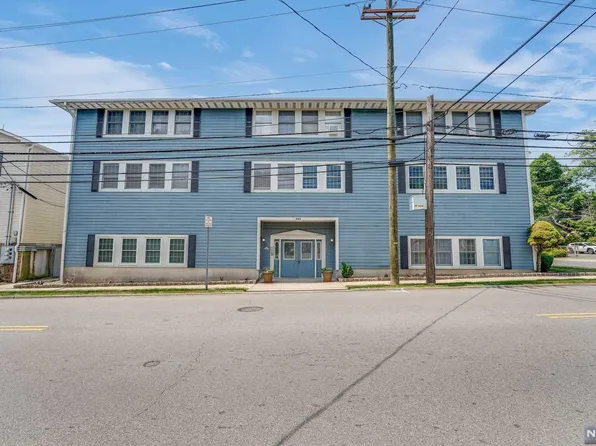 393 Boyden Ave, Maplewood, NJ 07040