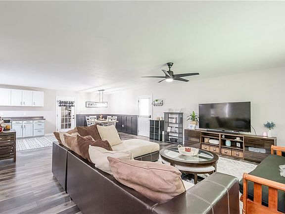 4th image of 608 Wayside Rd NE