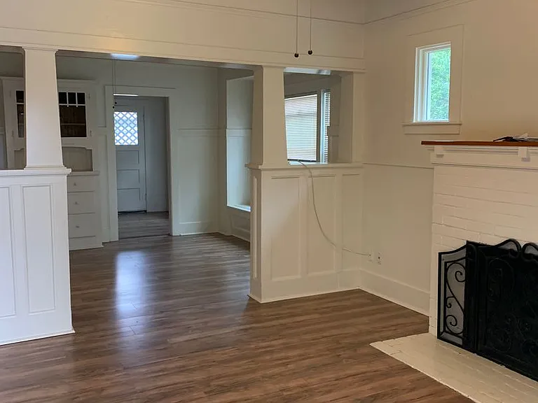 814 Almond St — Photo 3