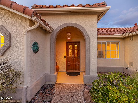 3rd image of 4774 N Mayfair Cir