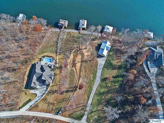 3rd image of 1009 Monte Sano Dr