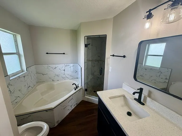 3175 Victoria Dr — Photo 10