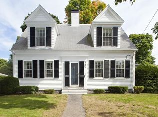 12 Pond St, Hingham, MA 02043