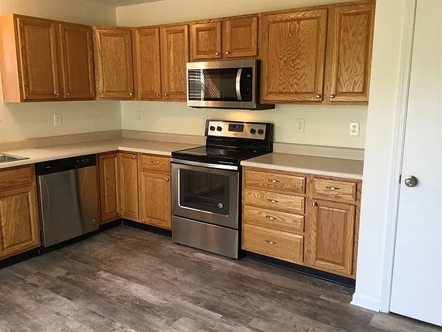 228 Isaac Tharp St — Photo 3