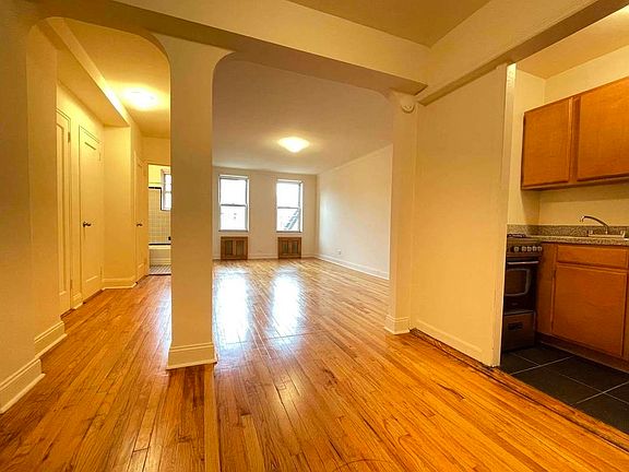 3rd image of 135-10 Grand Central Pkwy #7