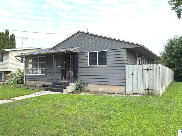 215 15th St NW, Mason City, IA 50401