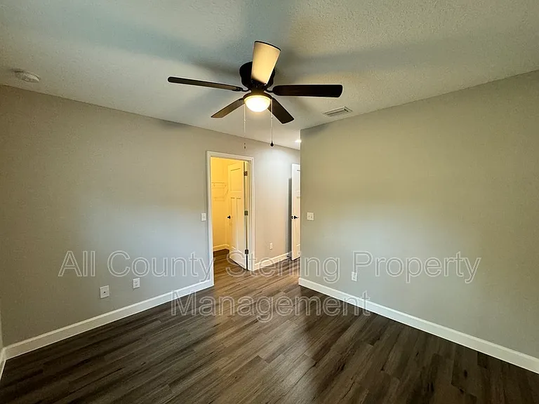 217 SW Tigerview Gln #2 — Photo 8