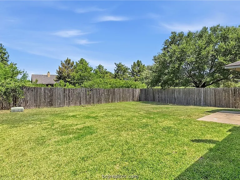 921 Windmeadows Dr — Photo 29