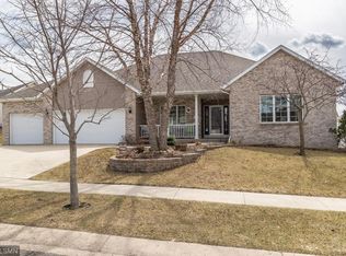 2720 Century Ln NE, Rochester, MN 55906