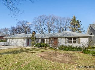 295 Abbotsford Ct, Glen Ellyn, IL 60137