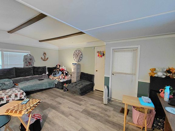 4th image of 1243 Pekinese Dr