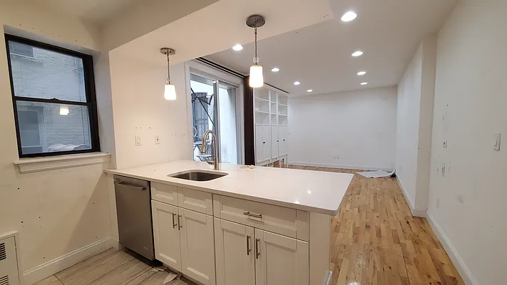 Rented by Compass | media 12