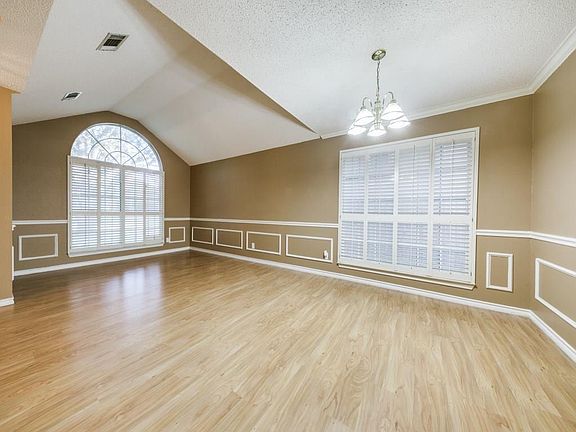 3rd image of 1419 Horton Dr